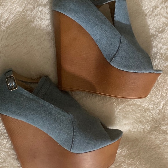 NWOT Nude Wedges - Picture 4 of 6